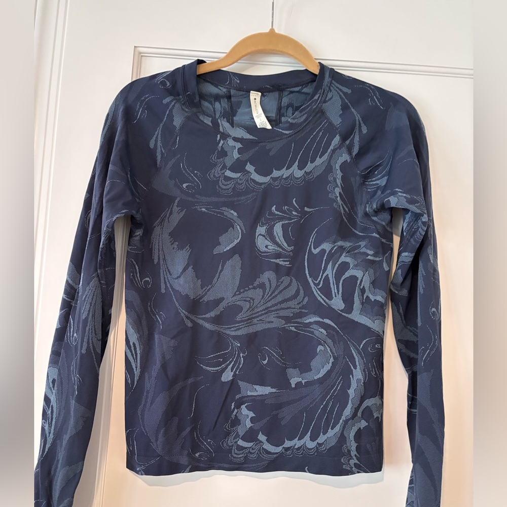 Athleta Momentum Seamless Top size small